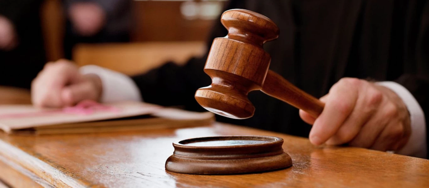 Ένωση εισαγγελέων Ελλάδος: Ζητάει τον κατ' εξαίρεση εμβολιασμό για το άνοιγμα των δικαστηρίων